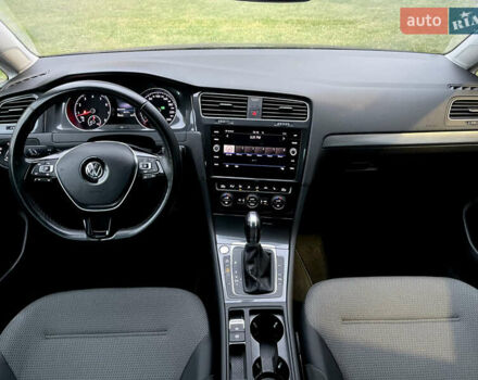 Чорний Фольксваген Гольф, об'ємом двигуна 1.4 л та пробігом 69 тис. км за 19000 $, фото 5 на Automoto.ua