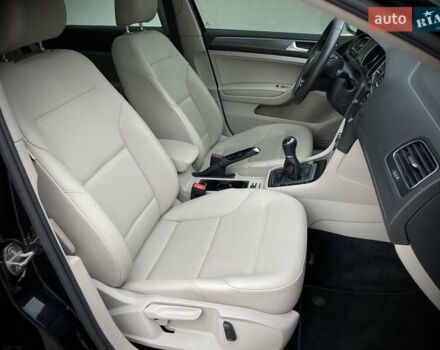 Черный Фольксваген Гольф, объемом двигателя 1.4 л и пробегом 98 тыс. км за 12700 $, фото 14 на Automoto.ua