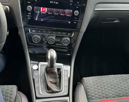 Черный Фольксваген Гольф, объемом двигателя 1.98 л и пробегом 71 тыс. км за 26000 $, фото 26 на Automoto.ua