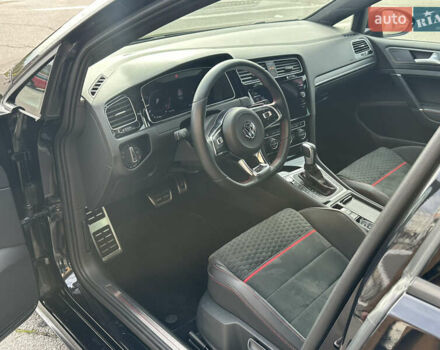 Черный Фольксваген Гольф, объемом двигателя 1.98 л и пробегом 71 тыс. км за 26000 $, фото 16 на Automoto.ua