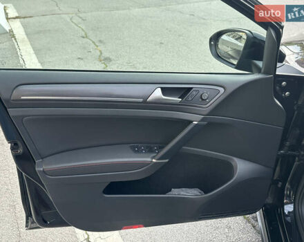 Черный Фольксваген Гольф, объемом двигателя 1.98 л и пробегом 71 тыс. км за 26000 $, фото 17 на Automoto.ua