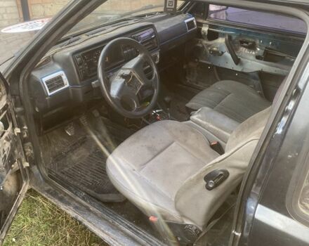 Черный Фольксваген Гольф, объемом двигателя 1.6 л и пробегом 300 тыс. км за 700 $, фото 3 на Automoto.ua