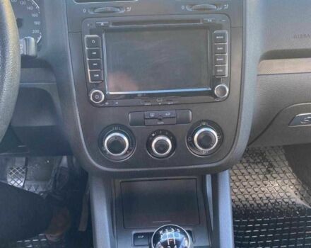 Черный Фольксваген Гольф, объемом двигателя 1.4 л и пробегом 235 тыс. км за 4300 $, фото 7 на Automoto.ua