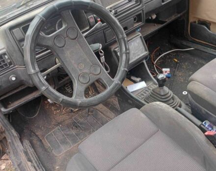 Черный Фольксваген Гольф, объемом двигателя 1.3 л и пробегом 280 тыс. км за 505 $, фото 2 на Automoto.ua