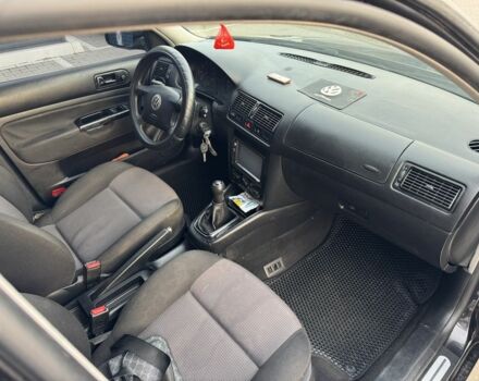 Черный Фольксваген Гольф, объемом двигателя 1.6 л и пробегом 245 тыс. км за 2900 $, фото 5 на Automoto.ua