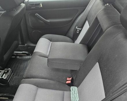 Черный Фольксваген Гольф, объемом двигателя 1.9 л и пробегом 267 тыс. км за 1000 $, фото 6 на Automoto.ua