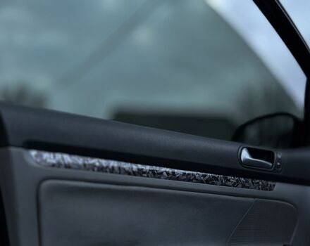 Черный Фольксваген Гольф, объемом двигателя 1.6 л и пробегом 300 тыс. км за 5800 $, фото 12 на Automoto.ua