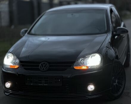Черный Фольксваген Гольф, объемом двигателя 1.6 л и пробегом 300 тыс. км за 5800 $, фото 4 на Automoto.ua