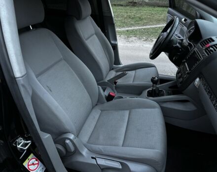 Черный Фольксваген Гольф, объемом двигателя 1.6 л и пробегом 300 тыс. км за 5800 $, фото 16 на Automoto.ua