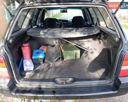 Черный Фольксваген Гольф, объемом двигателя 1.78 л и пробегом 370 тыс. км за 2750 $, фото 4 на Automoto.ua