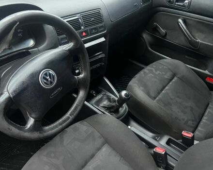 Черный Фольксваген Гольф, объемом двигателя 1.9 л и пробегом 235 тыс. км за 1850 $, фото 9 на Automoto.ua