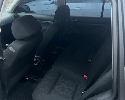 Черный Фольксваген Гольф, объемом двигателя 1.9 л и пробегом 235 тыс. км за 1850 $, фото 8 на Automoto.ua