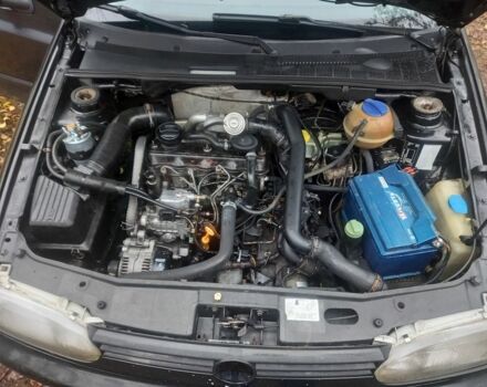 Черный Фольксваген Гольф, объемом двигателя 1.9 л и пробегом 300 тыс. км за 750 $, фото 5 на Automoto.ua