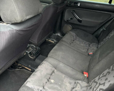 Черный Фольксваген Гольф, объемом двигателя 1.9 л и пробегом 400 тыс. км за 3400 $, фото 7 на Automoto.ua