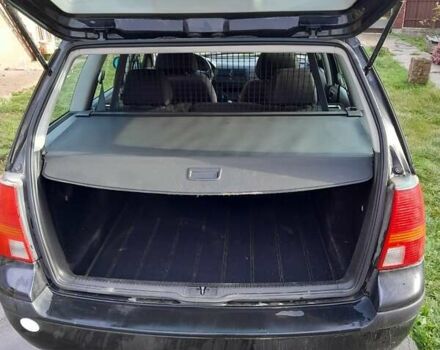 Черный Фольксваген Гольф, объемом двигателя 1.6 л и пробегом 190 тыс. км за 4200 $, фото 6 на Automoto.ua