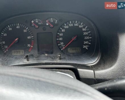 Черный Фольксваген Гольф, объемом двигателя 1.6 л и пробегом 298 тыс. км за 4000 $, фото 4 на Automoto.ua