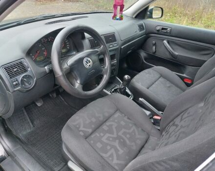 Черный Фольксваген Гольф, объемом двигателя 1.6 л и пробегом 245 тыс. км за 3950 $, фото 8 на Automoto.ua