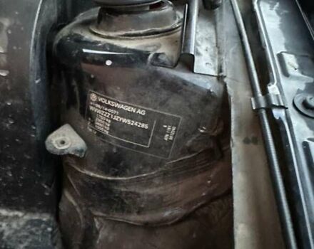 Черный Фольксваген Гольф, объемом двигателя 1.6 л и пробегом 167 тыс. км за 3600 $, фото 15 на Automoto.ua