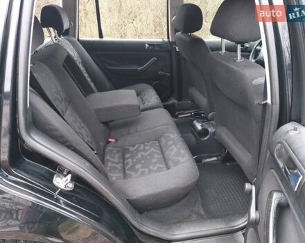 Черный Фольксваген Гольф, объемом двигателя 1.6 л и пробегом 245 тыс. км за 3950 $, фото 32 на Automoto.ua