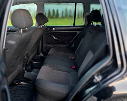 Черный Фольксваген Гольф, объемом двигателя 1.6 л и пробегом 243 тыс. км за 3550 $, фото 22 на Automoto.ua