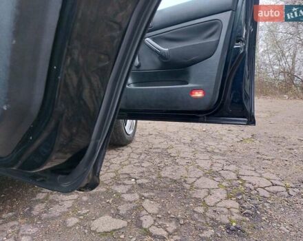 Черный Фольксваген Гольф, объемом двигателя 1.6 л и пробегом 245 тыс. км за 3950 $, фото 34 на Automoto.ua