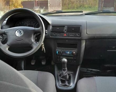 Черный Фольксваген Гольф, объемом двигателя 1.6 л и пробегом 190 тыс. км за 4200 $, фото 13 на Automoto.ua
