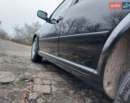 Черный Фольксваген Гольф, объемом двигателя 1.6 л и пробегом 245 тыс. км за 3950 $, фото 47 на Automoto.ua