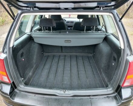 Черный Фольксваген Гольф, объемом двигателя 1.6 л и пробегом 245 тыс. км за 3950 $, фото 12 на Automoto.ua