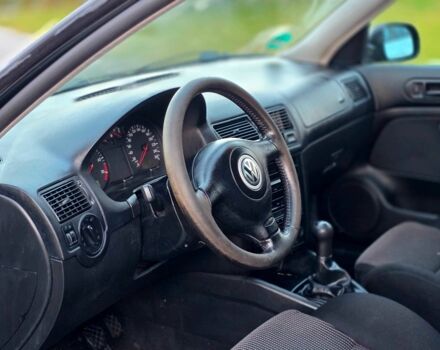 Черный Фольксваген Гольф, объемом двигателя 1.6 л и пробегом 243 тыс. км за 3550 $, фото 20 на Automoto.ua