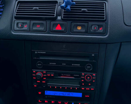 Черный Фольксваген Гольф, объемом двигателя 1.6 л и пробегом 255 тыс. км за 4150 $, фото 9 на Automoto.ua