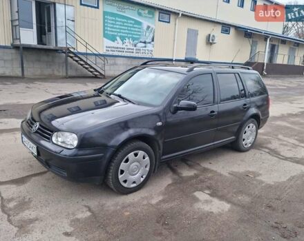 Черный Фольксваген Гольф, объемом двигателя 1.4 л и пробегом 300 тыс. км за 3900 $, фото 2 на Automoto.ua