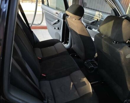 Черный Фольксваген Гольф, объемом двигателя 1.6 л и пробегом 350 тыс. км за 4100 $, фото 10 на Automoto.ua