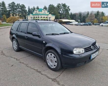 Черный Фольксваген Гольф, объемом двигателя 1.4 л и пробегом 300 тыс. км за 3900 $, фото 1 на Automoto.ua
