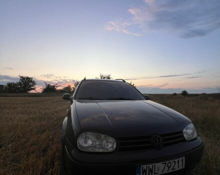 Черный Фольксваген Гольф, объемом двигателя 1.9 л и пробегом 400 тыс. км за 2500 $, фото 1 на Automoto.ua