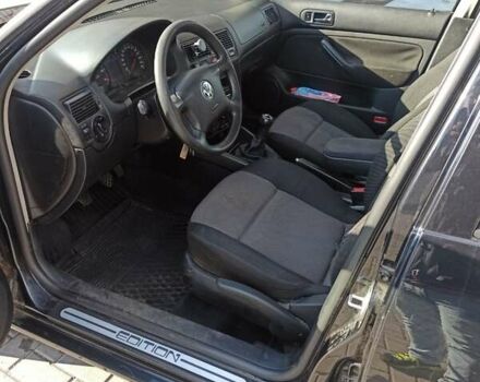 Чорний Фольксваген Гольф, об'ємом двигуна 1.6 л та пробігом 213 тис. км за 4500 $, фото 2 на Automoto.ua