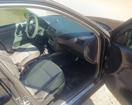 Черный Фольксваген Гольф, объемом двигателя 1.4 л и пробегом 243 тыс. км за 3700 $, фото 6 на Automoto.ua