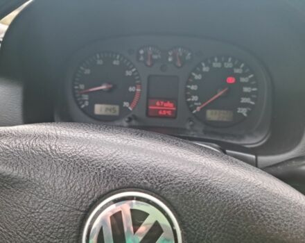 Черный Фольксваген Гольф, объемом двигателя 1.4 л и пробегом 300 тыс. км за 3900 $, фото 4 на Automoto.ua