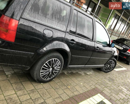 Черный Фольксваген Гольф, объемом двигателя 1.6 л и пробегом 271 тыс. км за 4000 $, фото 1 на Automoto.ua