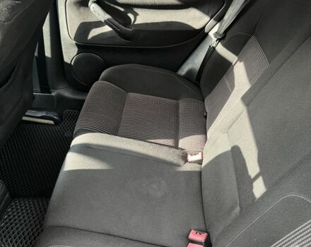 Черный Фольксваген Гольф, объемом двигателя 1.6 л и пробегом 251 тыс. км за 4300 $, фото 11 на Automoto.ua