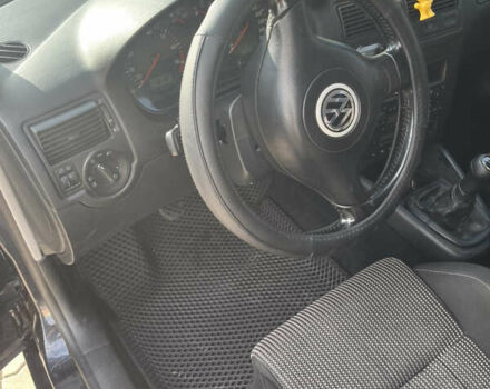 Черный Фольксваген Гольф, объемом двигателя 1.6 л и пробегом 251 тыс. км за 4300 $, фото 10 на Automoto.ua