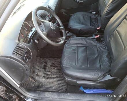 Черный Фольксваген Гольф, объемом двигателя 1.6 л и пробегом 272 тыс. км за 4150 $, фото 7 на Automoto.ua