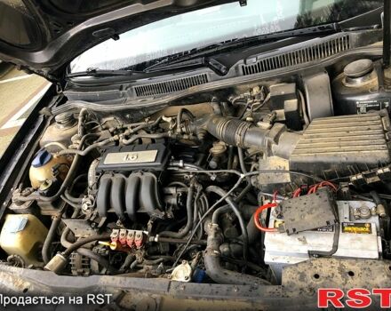 Черный Фольксваген Гольф, объемом двигателя 1.6 л и пробегом 271 тыс. км за 4000 $, фото 3 на Automoto.ua