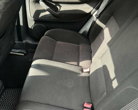 Черный Фольксваген Гольф, объемом двигателя 1.6 л и пробегом 251 тыс. км за 4300 $, фото 14 на Automoto.ua