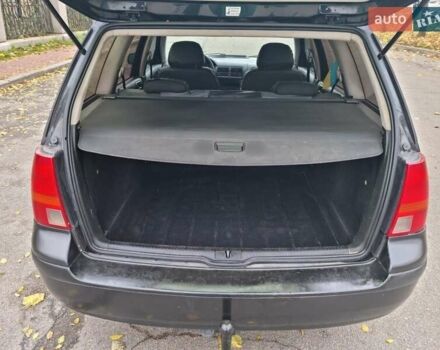 Черный Фольксваген Гольф, объемом двигателя 1.4 л и пробегом 300 тыс. км за 3900 $, фото 5 на Automoto.ua