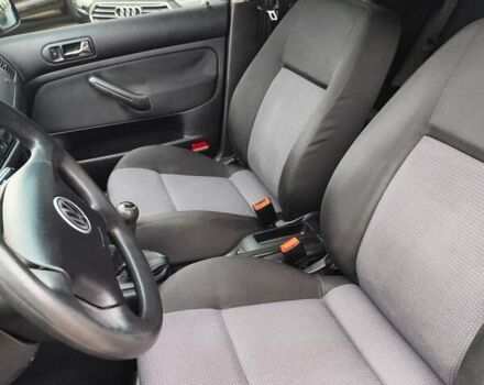 Черный Фольксваген Гольф, объемом двигателя 1.39 л и пробегом 212 тыс. км за 4700 $, фото 21 на Automoto.ua