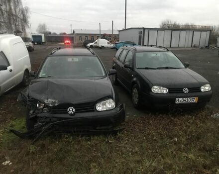 Черный Фольксваген Гольф, объемом двигателя 1.6 л и пробегом 220 тыс. км за 3750 $, фото 1 на Automoto.ua