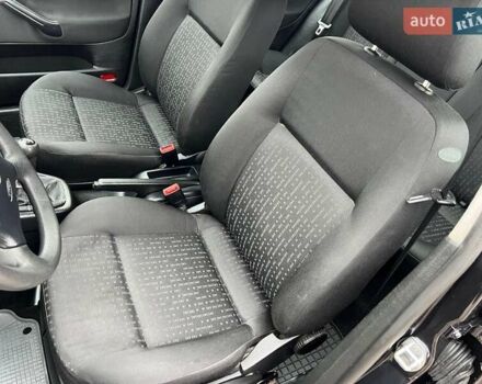 Черный Фольксваген Гольф, объемом двигателя 1.6 л и пробегом 136 тыс. км за 5700 $, фото 36 на Automoto.ua