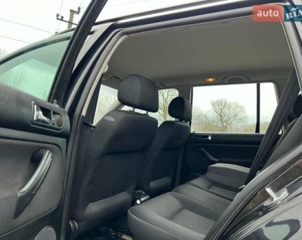 Черный Фольксваген Гольф, объемом двигателя 1.6 л и пробегом 136 тыс. км за 5700 $, фото 29 на Automoto.ua