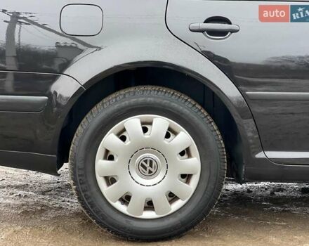 Черный Фольксваген Гольф, объемом двигателя 1.6 л и пробегом 136 тыс. км за 5700 $, фото 58 на Automoto.ua