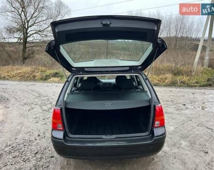 Черный Фольксваген Гольф, объемом двигателя 1.6 л и пробегом 136 тыс. км за 5700 $, фото 42 на Automoto.ua